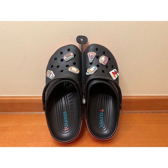 Brand New 7-Eleven X Crocs Clog  Women's 13 / Men's 11 Black - Picture 1 of 4